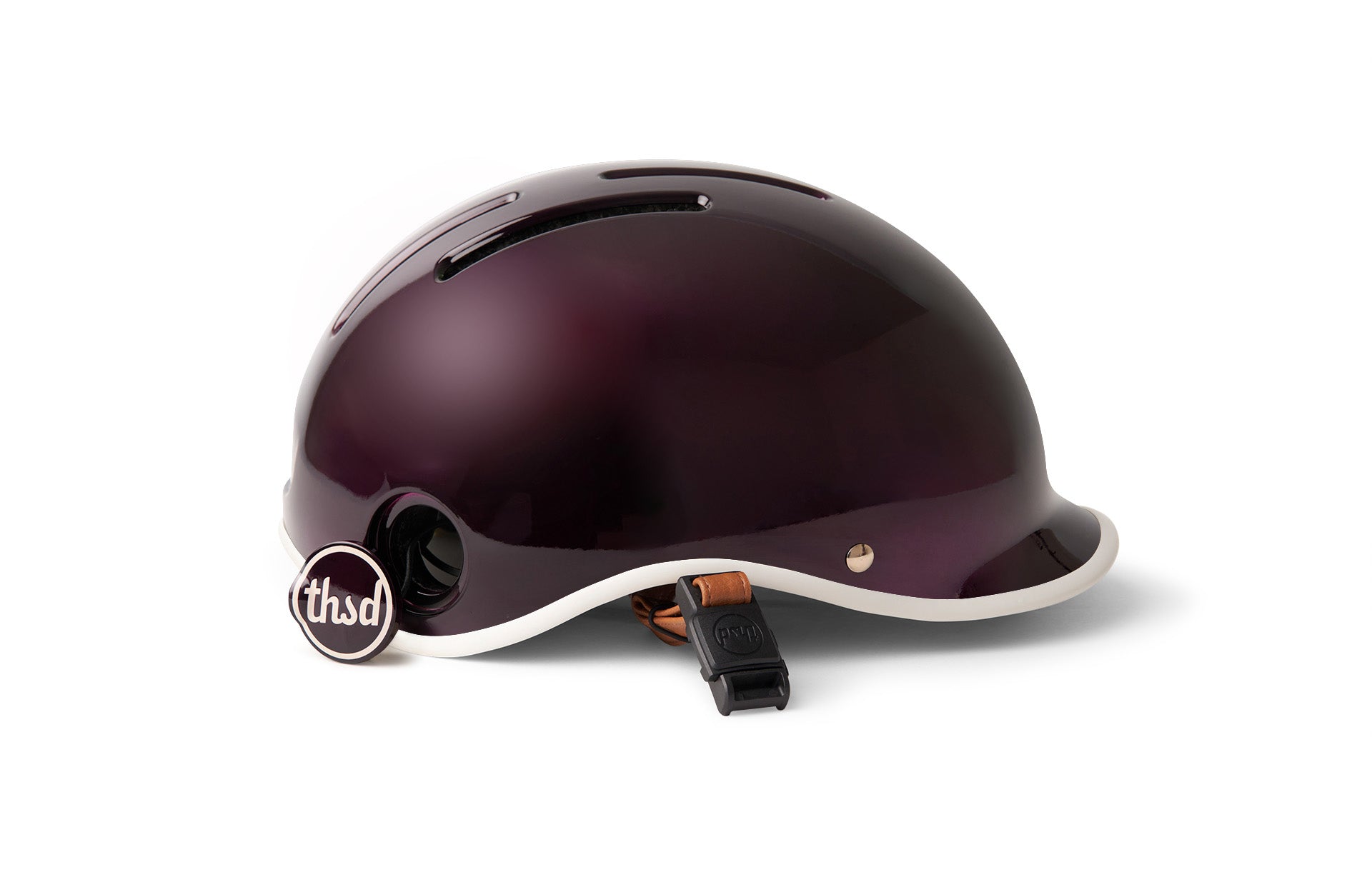 Maroon helmet with a thsd logo on a white background